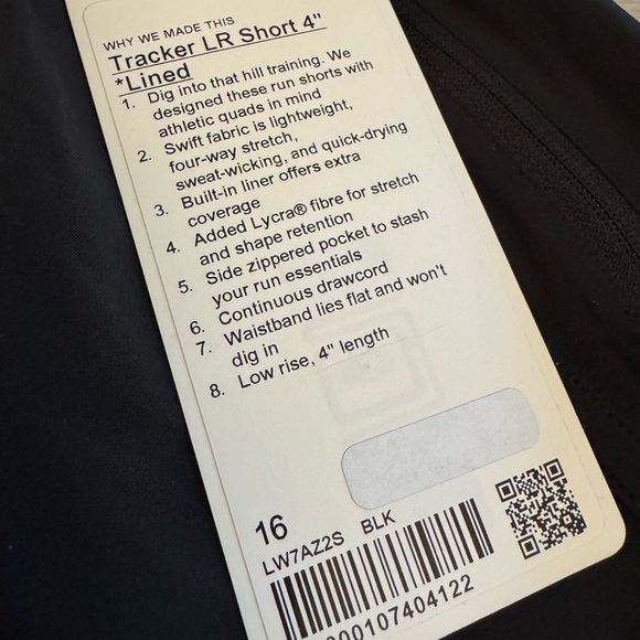 lululemon athletica Black Tracker LR Short 4" - Picture 1 of 2